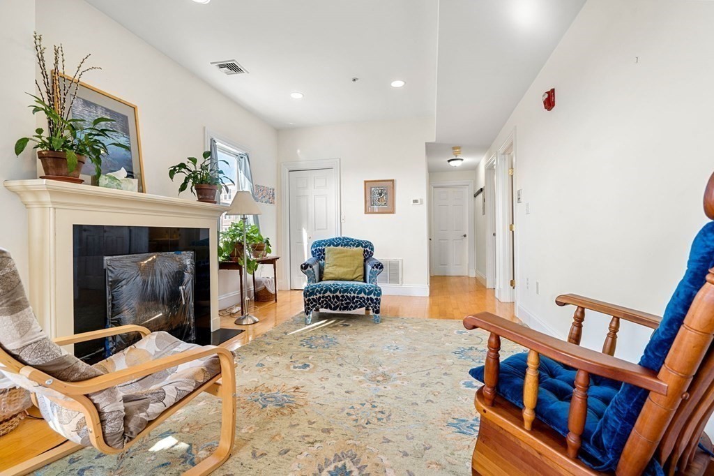 2 bed, 2 bath apartment for rent at 210 Summer St Unit 3, Spring Hill — photo 3 of 25