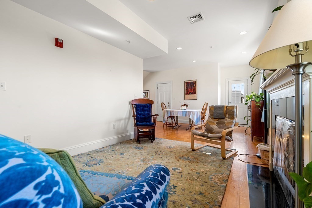 2 bed, 2 bath apartment for rent at 210 Summer St Unit 3, Spring Hill — photo 4 of 25