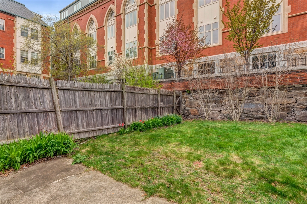 4 bed, 2 bath apartment for rent at 210 W 8th Unit SF, South Boston — photo 17 of 17
