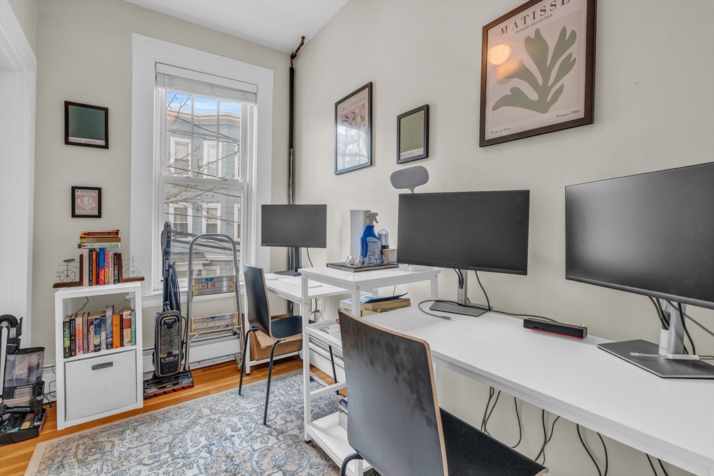 4 bed, 2 bath apartment for rent at 210 W 8th Unit SF, South Boston — photo 10 of 17