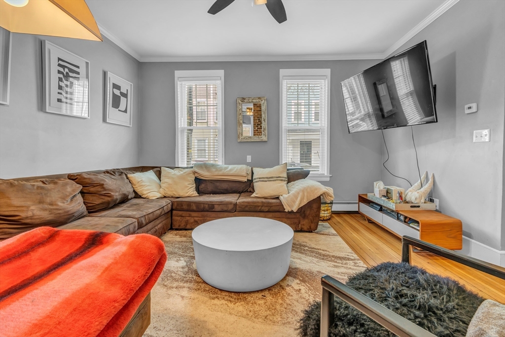 4 bed, 2 bath apartment for rent at 210 W 8th Unit SF, South Boston — photo 4 of 17