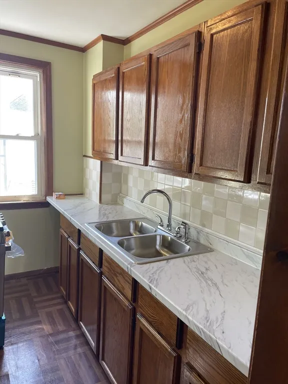 3 bed, 1 bath apartment for rent at 210 Whitman St Unit 2, Far North — photo 4 of 14