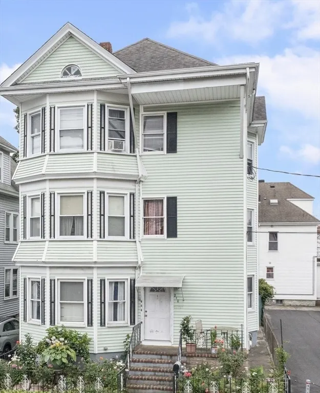 3 bed, 1 bath apartment for rent at 210 Whitman St Unit 2, Far North — photo 1 of 14