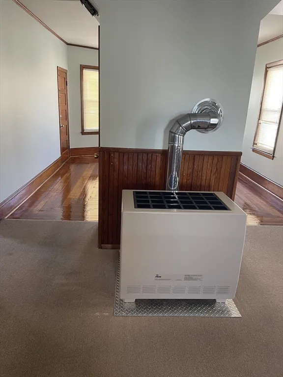 3 bed, 1 bath apartment for rent at 210 Whitman St Unit 2, Far North — photo 9 of 14