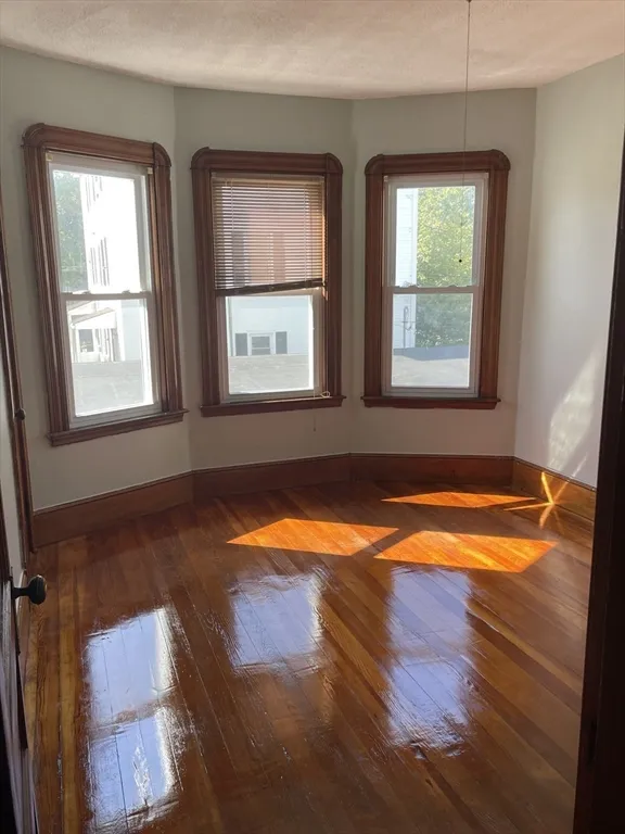 3 bed, 1 bath apartment for rent at 210 Whitman St Unit 2, Far North — photo 10 of 14