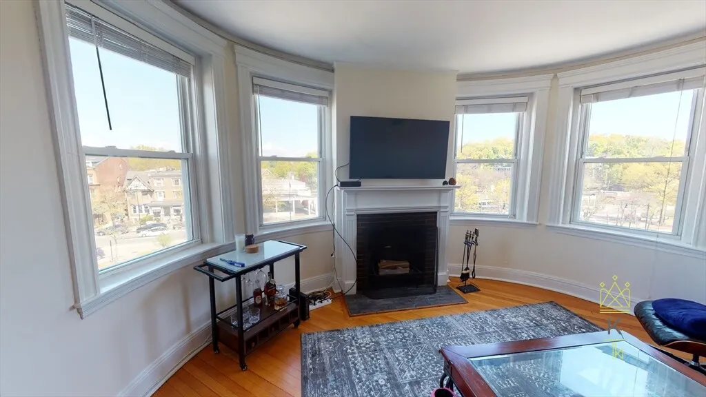 1 bed, 1 bath apartment for rent at 210 Winthrop Rd Unit 12, Aspinwall Hill — photo 2 of 15