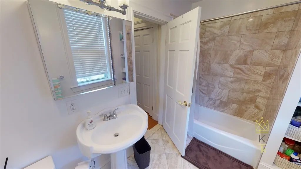1 bed, 1 bath apartment for rent at 210 Winthrop Rd Unit 12, Aspinwall Hill — photo 4 of 15