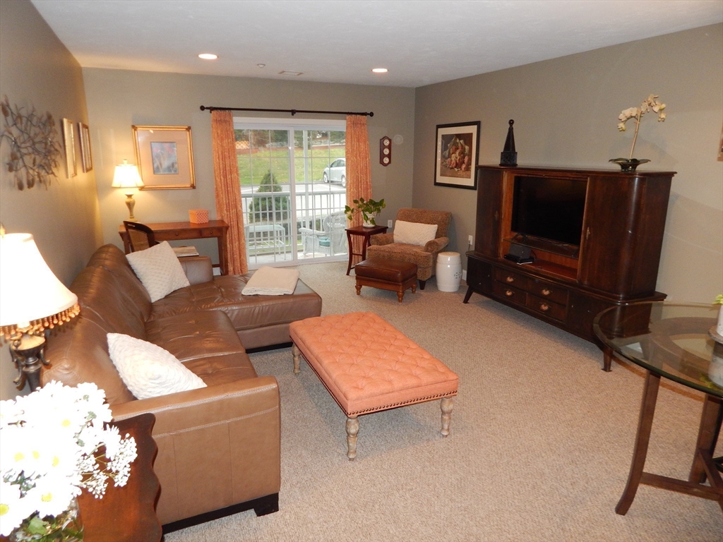 1 bed, 1 bath apartment for rent at 2105 Briarwood Village Unit 2105, Clinton — photo 4 of 34