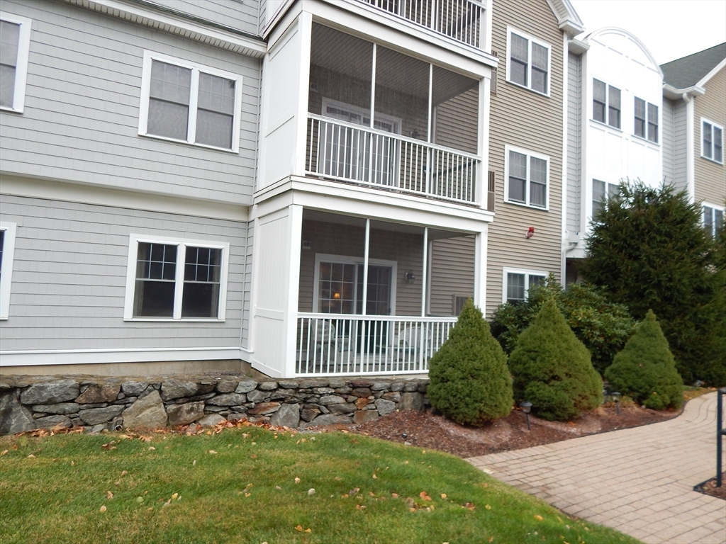 1 bed, 1 bath apartment for rent at 2105 Briarwood Village Unit 2105, Clinton — photo 2 of 34