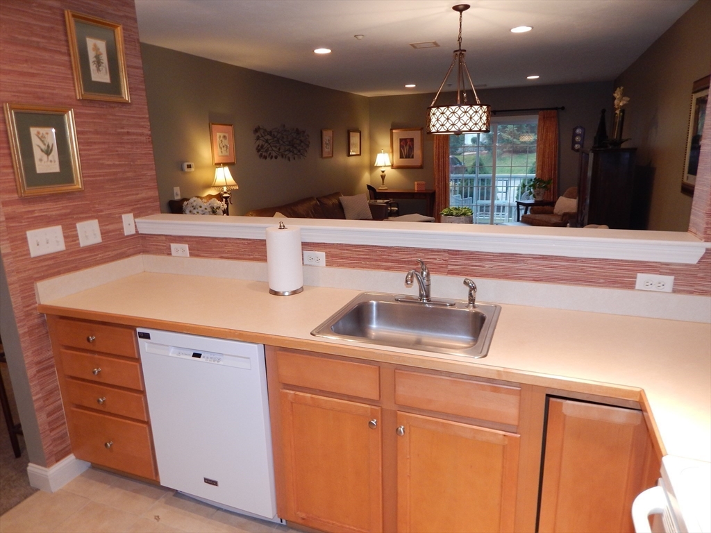 1 bed, 1 bath apartment for rent at 2105 Briarwood Village Unit 2105, Clinton — photo 8 of 34