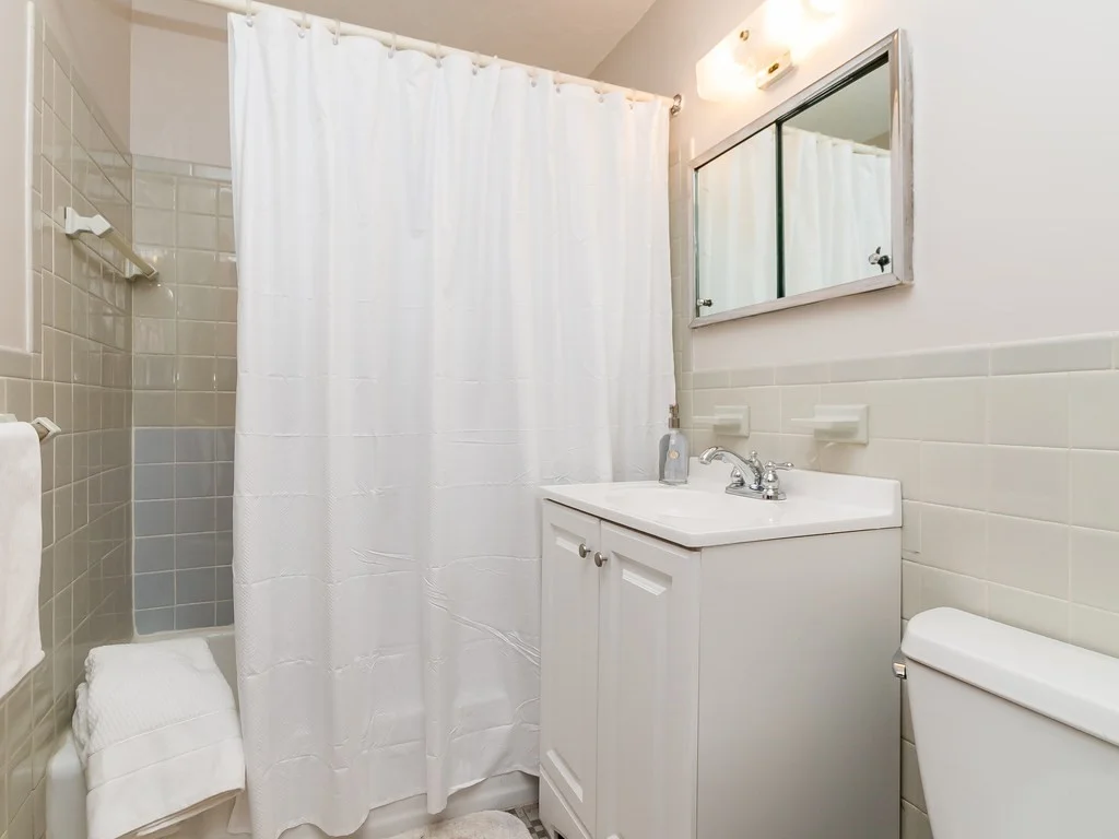 2 bed, 1 bath apartment for rent at 211 Baker St Unit 23, West Roxbury — photo 9 of 10