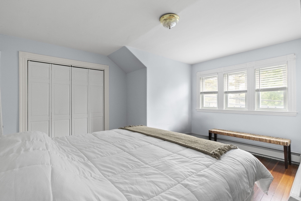 3 bed, 2 bath apartment for rent at 211 Castle Rd, Nahant — photo 11 of 12