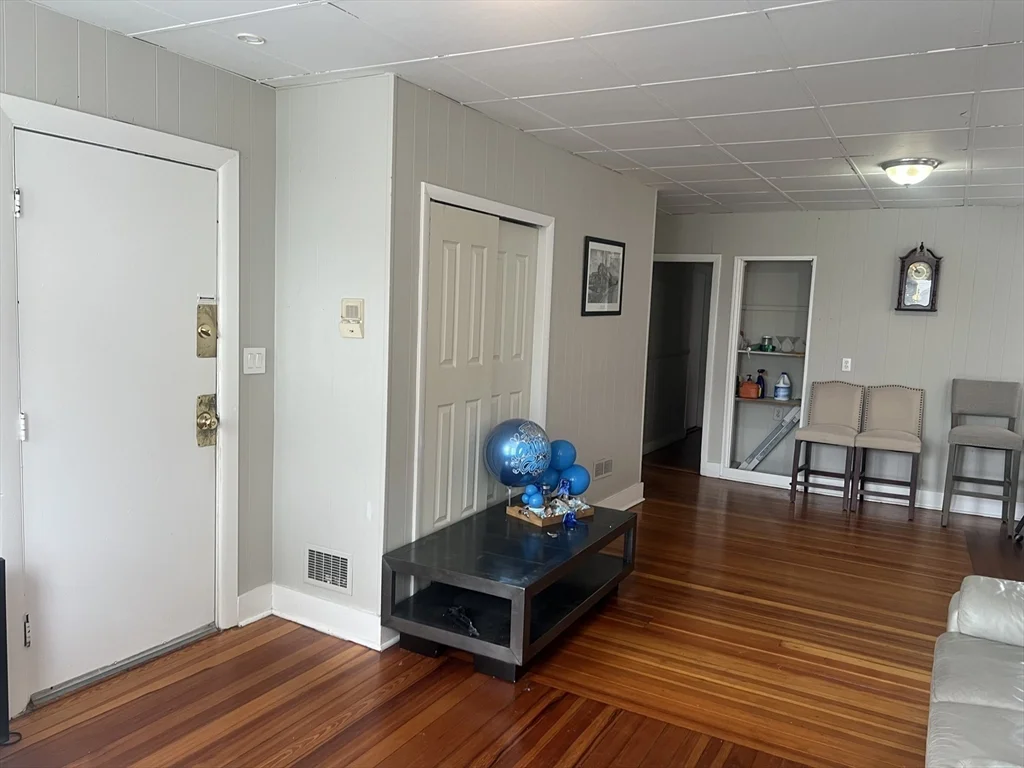 3 bed, 1 bath apartment for rent at 211 Chestnut St Unit 2, Lynn