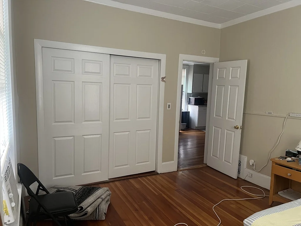 3 bed, 1 bath apartment for rent at 211 Chestnut St Unit 2, Lynn — photo 7 of 10