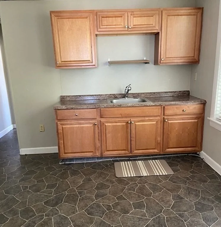 1 bed, 1 bath apartment for rent at 211 Chestnut St Unit 3L, Lynn