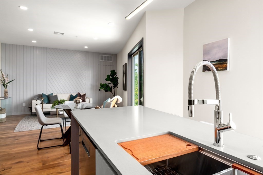 2 bed, 2 bath apartment for rent at 211 Condor St Unit 1, East Boston — photo 4 of 12
