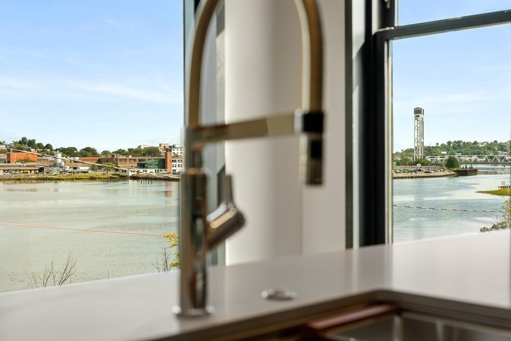 2 bed, 2 bath apartment for rent at 211 Condor St Unit 1, East Boston — photo 3 of 12