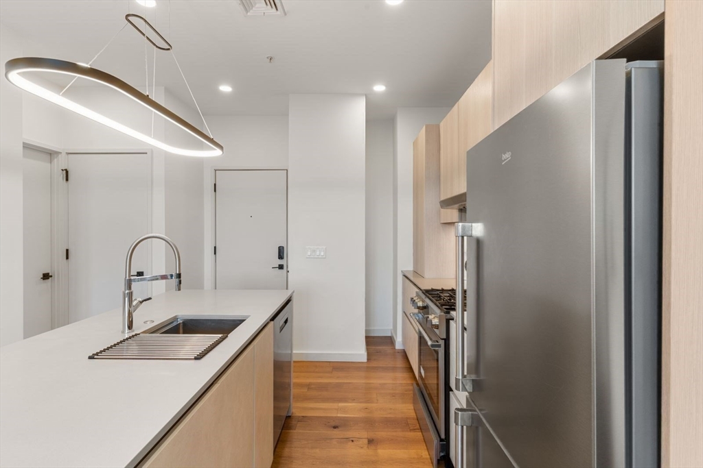 2 bed, 2 bath apartment for rent at 211 Condor St Unit 10, East Boston — photo 8 of 22