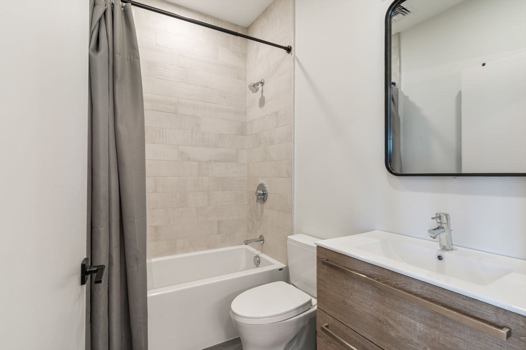 2 bed, 2 bath apartment for rent at 211 Condor St Unit 10, East Boston — photo 17 of 22