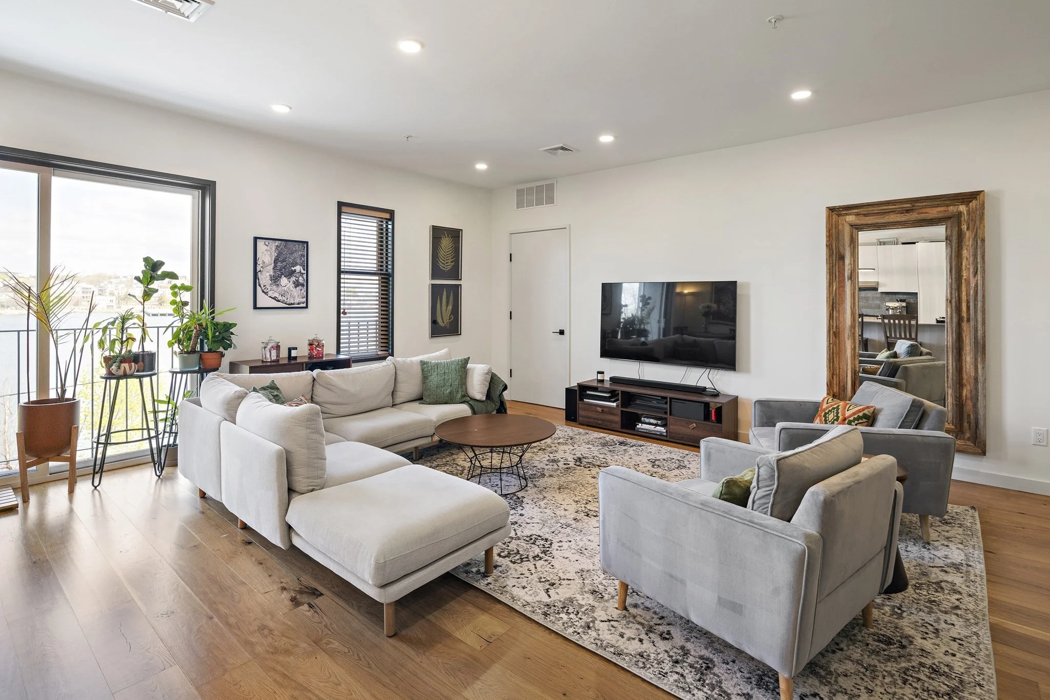 2 bed, 2 bath apartment for rent at 211 Condor Unit 8, East Boston — photo 3 of 17
