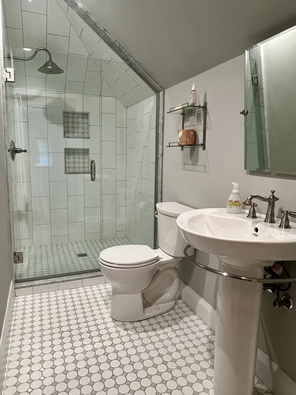 5 bed, 3 bath apartment for rent at 211 Forest St, Winchester — photo 29 of 41