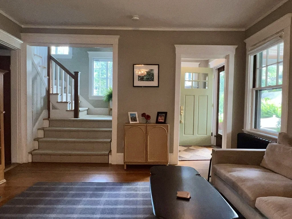 5 bed, 3 bath apartment for rent at 211 Forest St, Winchester — photo 5 of 41