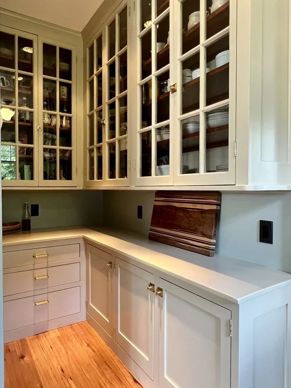 5 bed, 3 bath apartment for rent at 211 Forest St, Winchester — photo 16 of 41