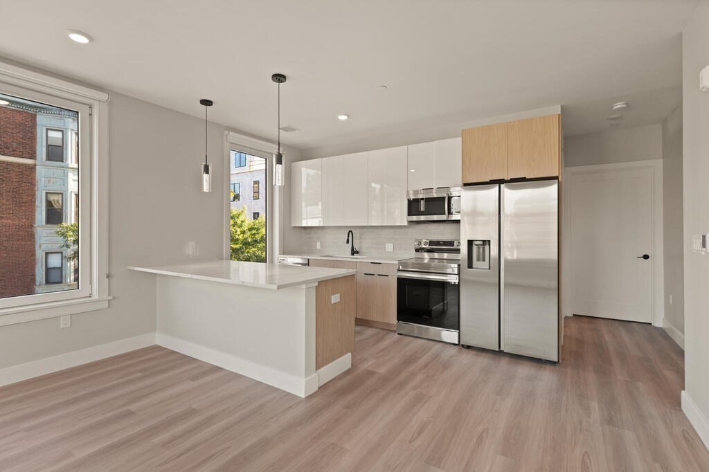 1 bed, 1 bath apartment for rent at 211 Green St Unit 211, Jamaica Plain — photo 2 of 13