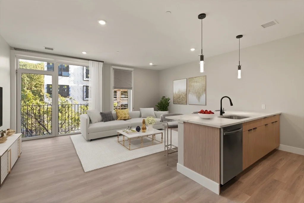 1 bed, 1 bath apartment for rent at 211 Green St Unit 301, Jamaica Plain — photo 1 of 12