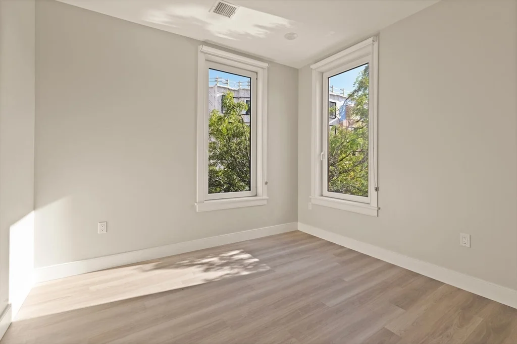1 bed, 1 bath apartment for rent at 211 Green St Unit 311, Jamaica Plain — photo 3 of 10