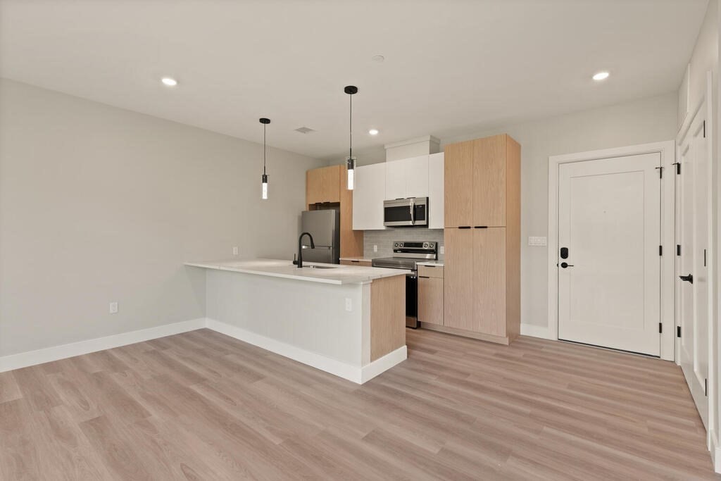 1 bed, 1 bath apartment for rent at 211 Green St Unit 410, Jamaica Plain — photo 2 of 12