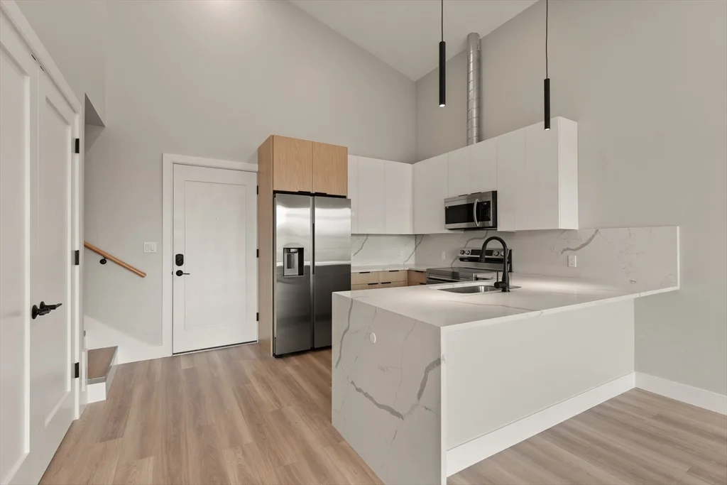 2 bed, 2 bath apartment for rent at 211 Green St Unit 507, Jamaica Plain — photo 2 of 11