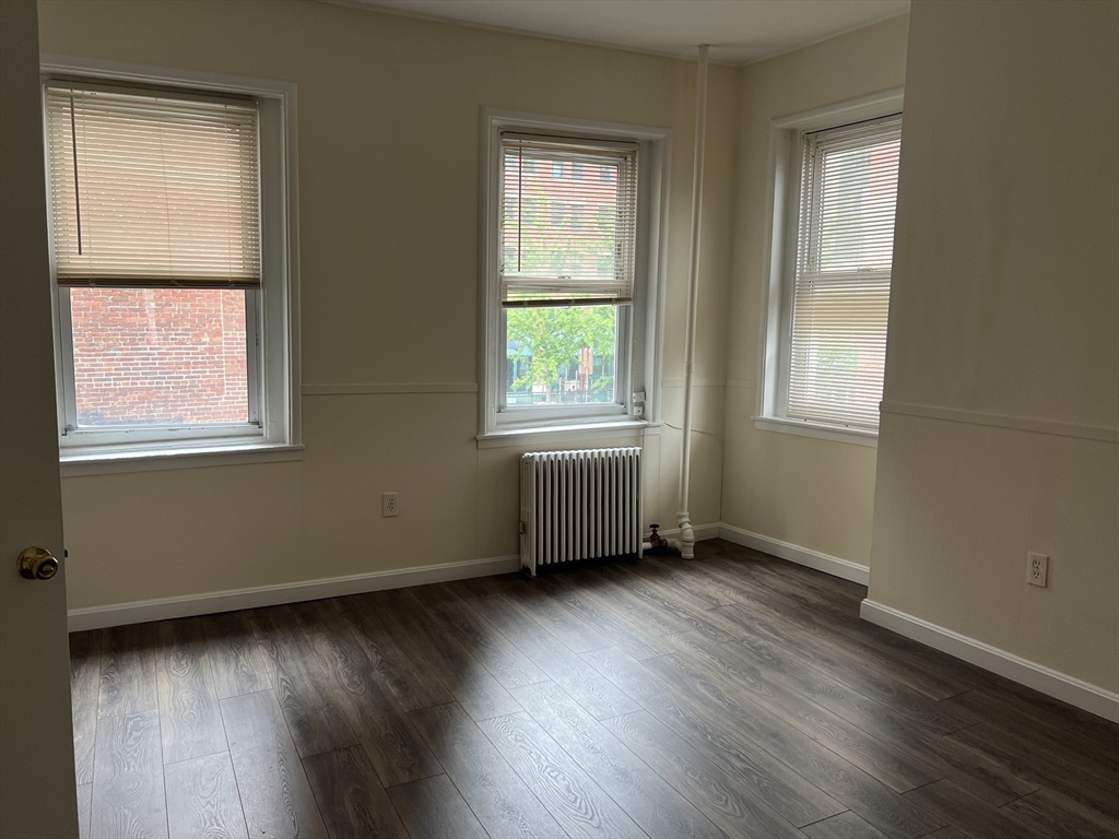 1 bed, 1 bath apartment for rent at 211 Harrison Ave Unit 5, Midtown — photo 4 of 9