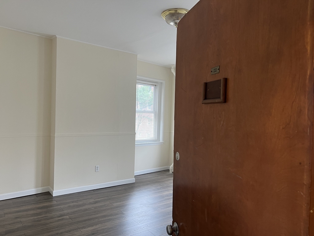 1 bed, 1 bath apartment for rent at 211 Harrison Ave Unit 5, Midtown — photo 6 of 9