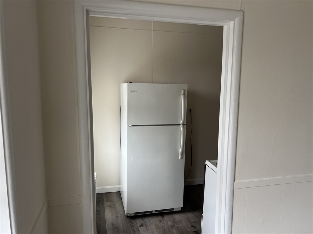 1 bed, 1 bath apartment for rent at 211 Harrison Ave Unit 5, Midtown — photo 3 of 9