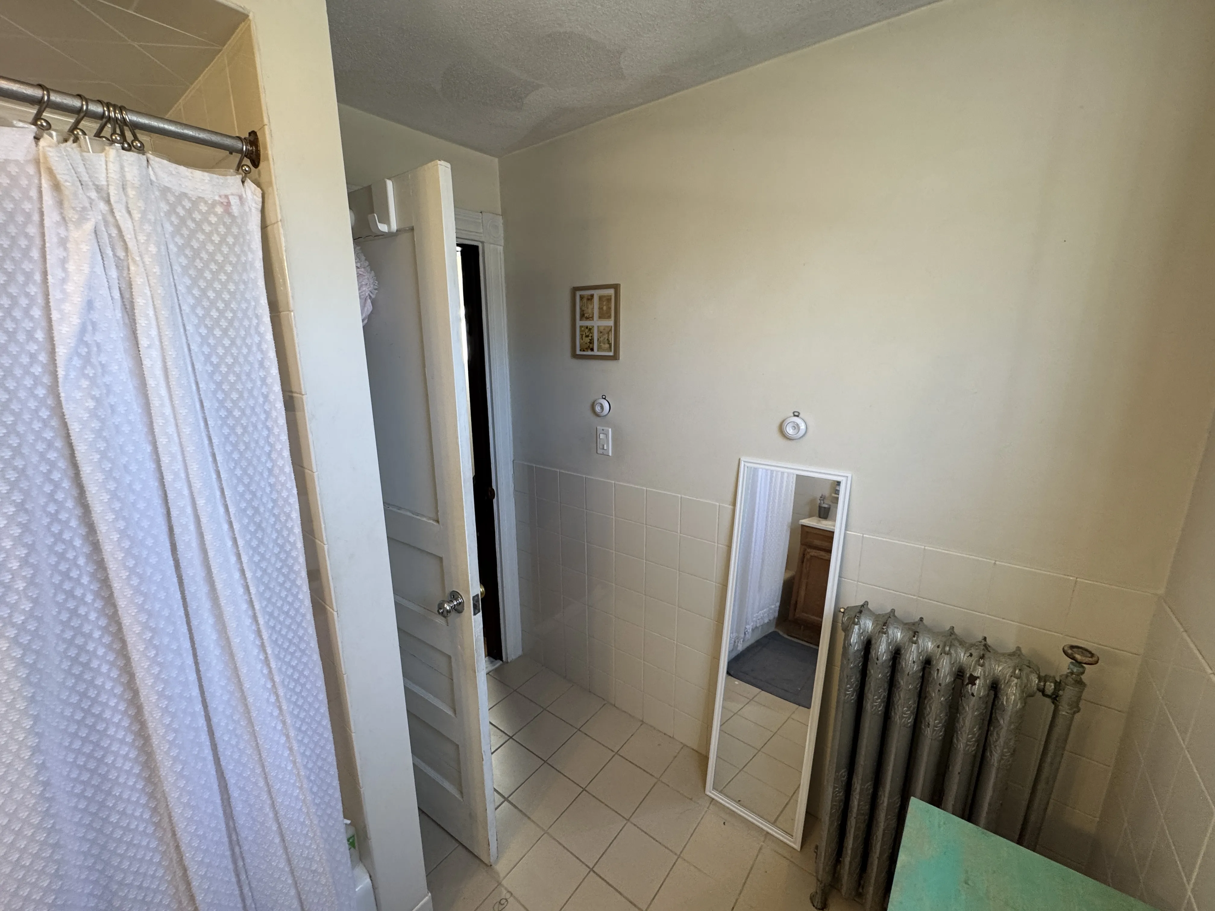 4 bed, 1 bath apartment for rent at 211 Holland St Unit 2, Teele Square — photo 10 of 44