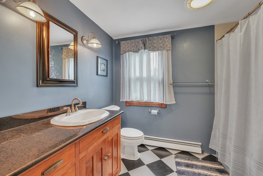 3 bed, 1 bath apartment for rent at 211 Mendon St, Hopedale — photo 13 of 17