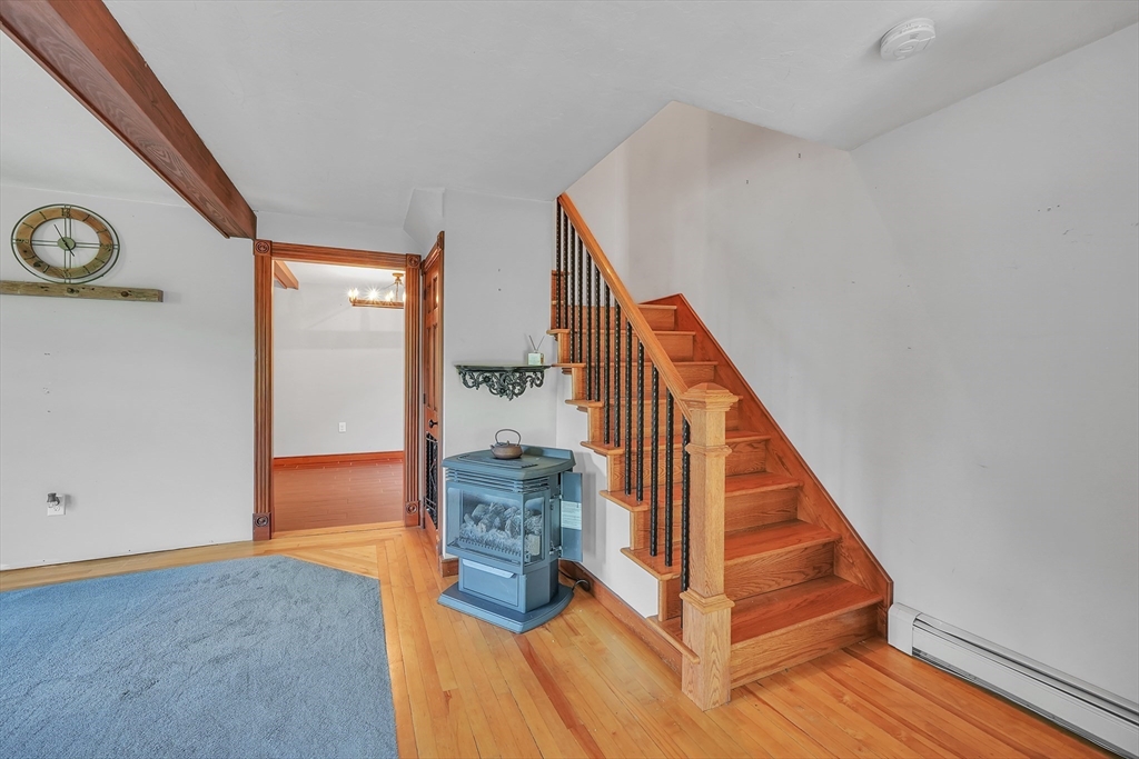 3 bed, 1 bath apartment for rent at 211 Mendon St, Hopedale — photo 9 of 17
