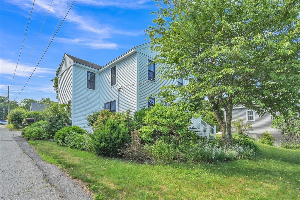 3 bed, 1 bath apartment for rent at 211 Mendon St, Hopedale — photo 16 of 17