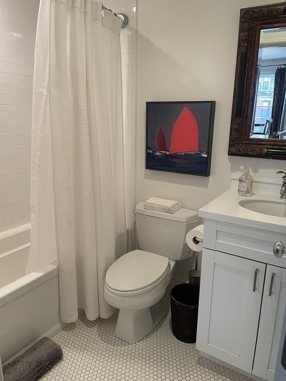 1 bed, 1 bath apartment for rent at 211 Newbury St Unit 4, Back Bay — photo 9 of 9