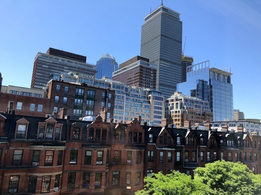1 bed, 1 bath apartment for rent at 211 Newbury St Unit 4, Back Bay — photo 1 of 9