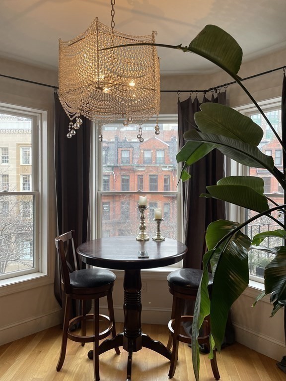 1 bed, 1 bath apartment for rent at 211 Newbury St Unit 4, Back Bay — photo 3 of 9