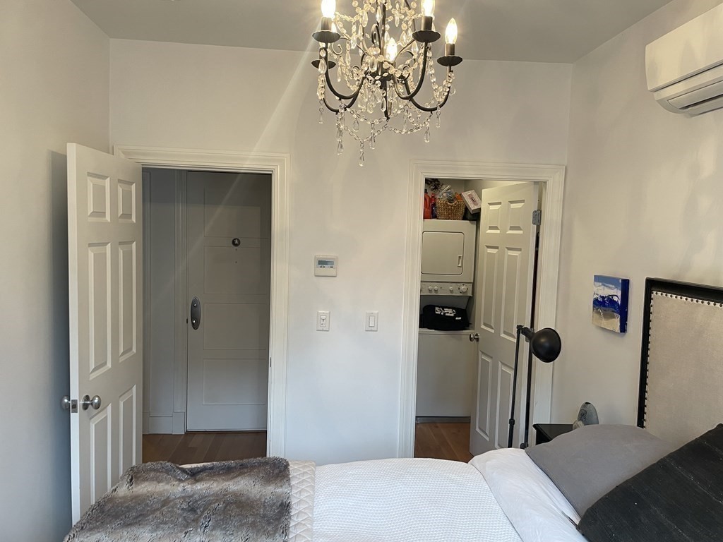 1 bed, 1 bath apartment for rent at 211 Newbury St Unit 4, Back Bay — photo 7 of 9