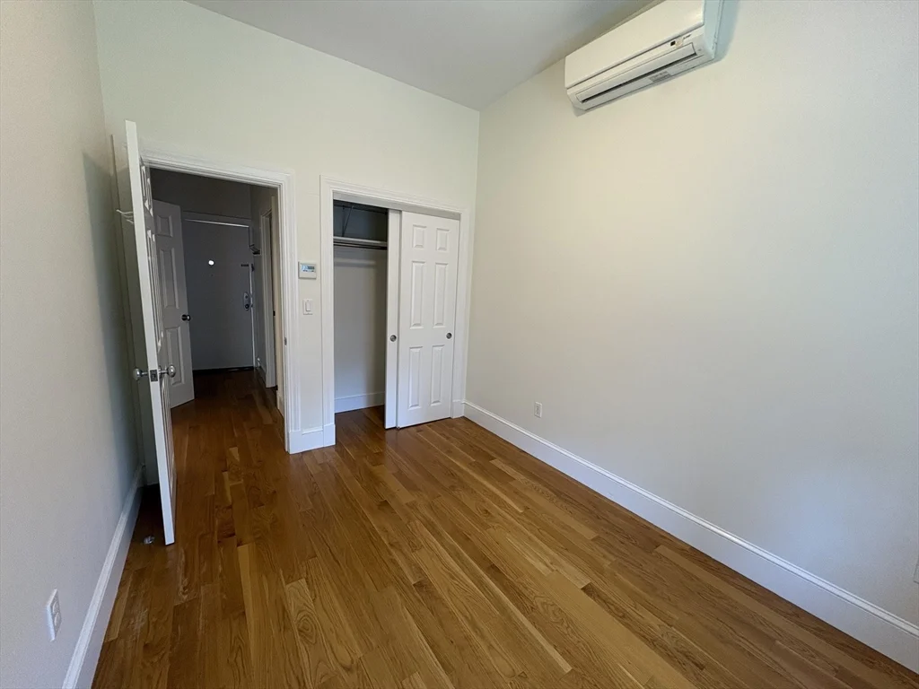 1 bed, 1 bath apartment for rent at 211 Newbury St Unit 6, Back Bay — photo 8 of 11