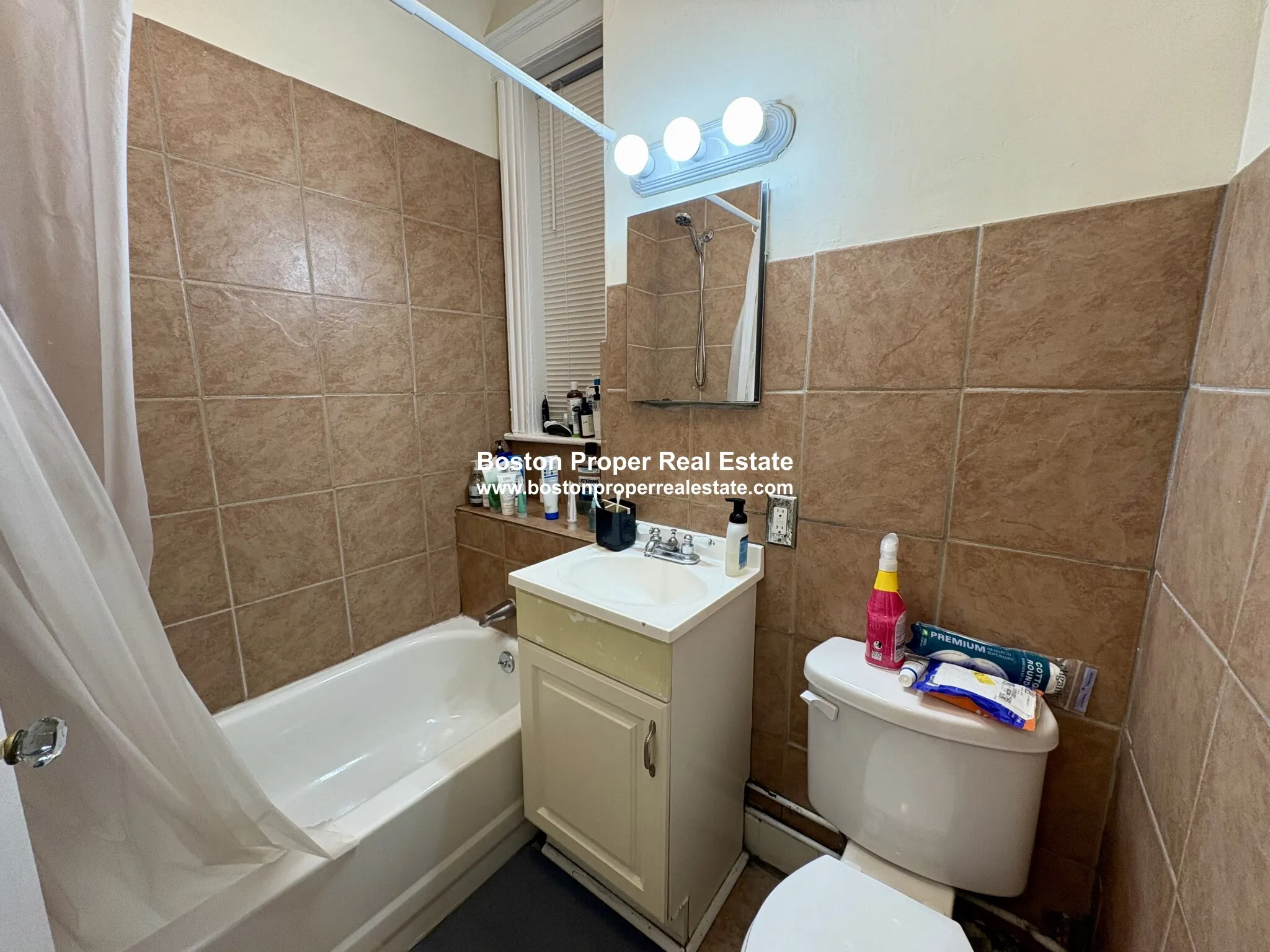 Studio bed, 1 bath apartment for rent at 211 Park Dr Unit 2, Fenway — photo 3 of 10