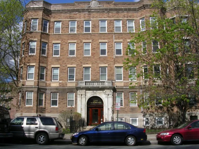 2 bed, 1 bath apartment for rent at 211 Park Dr Unit 34, Fenway