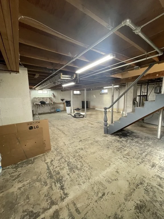 2 bed, 1 bath apartment for rent at 211 Portland St Unit 1, Clark's Point — photo 18 of 19