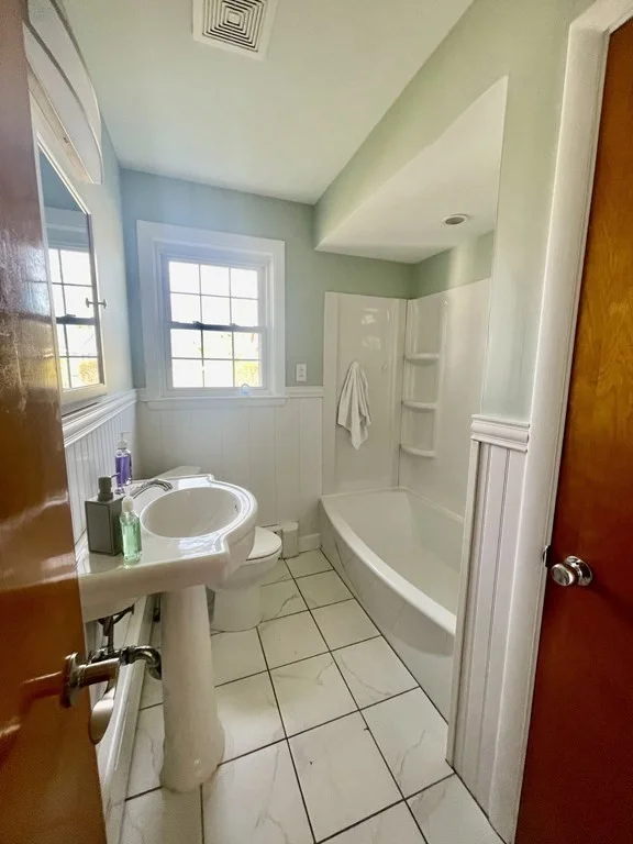 2 bed, 1 bath apartment for rent at 211 Portland St Unit 1, Clark's Point — photo 16 of 19