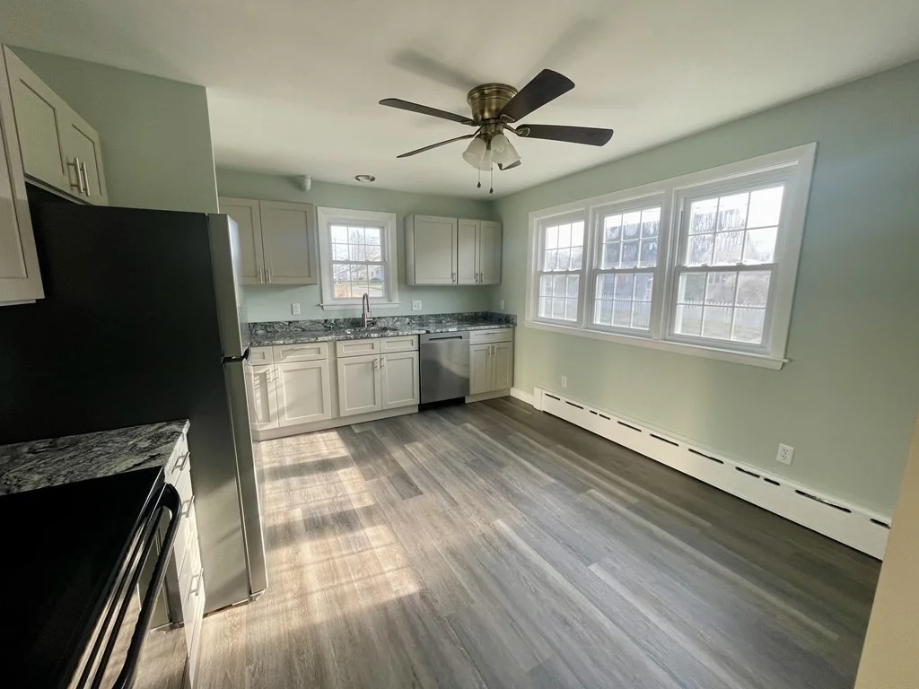 2 bed, 1 bath apartment for rent at 211 Portland St Unit 1, Clark's Point — photo 10 of 19