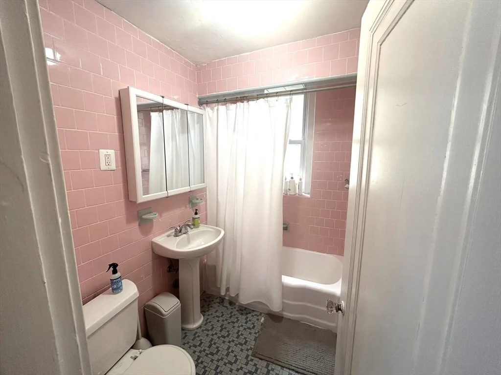 2 bed, 1 bath apartment for rent at 211 Saint Paul St Unit 2, Coolidge Corner — photo 7 of 8